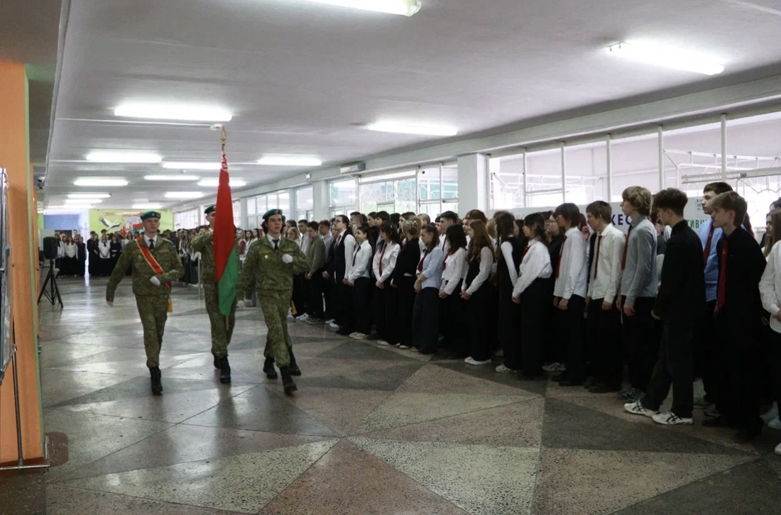 Линейки, посвящённые началу 4 учебной четверти