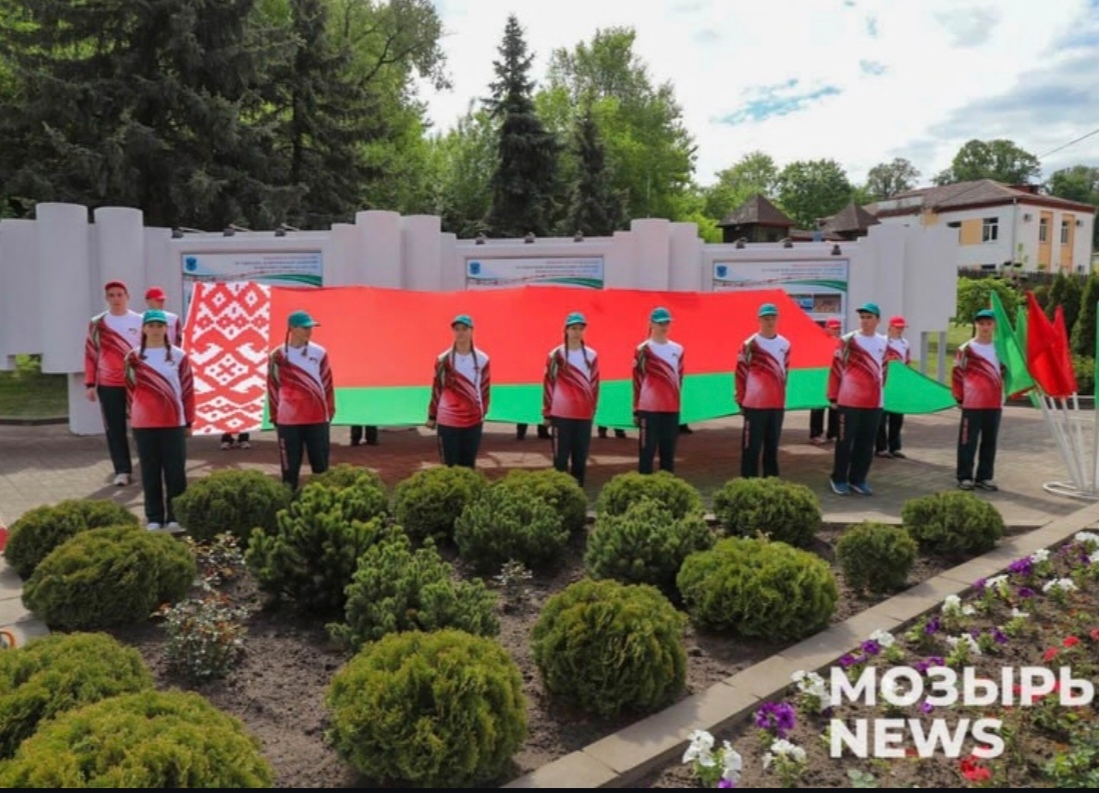Участие в районном празднике, посвящённом Дню Государственного герба, Государственного гимна и Государственного флага Республики Беларусь